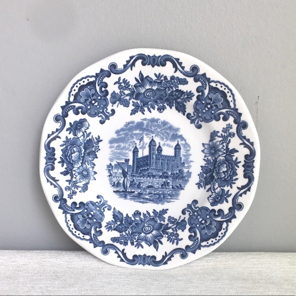 Vintage Other - 6” VINTAGE LONDON plate by wedgewood <blue/white>